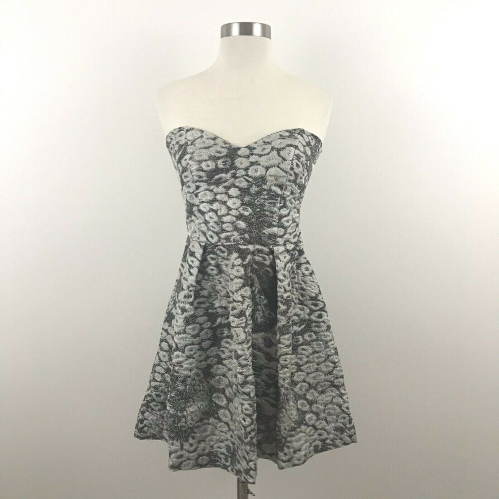 Mink Pink Dress Women Small Gray Animal‎ Print Damask Strapless Sweetheart Neck